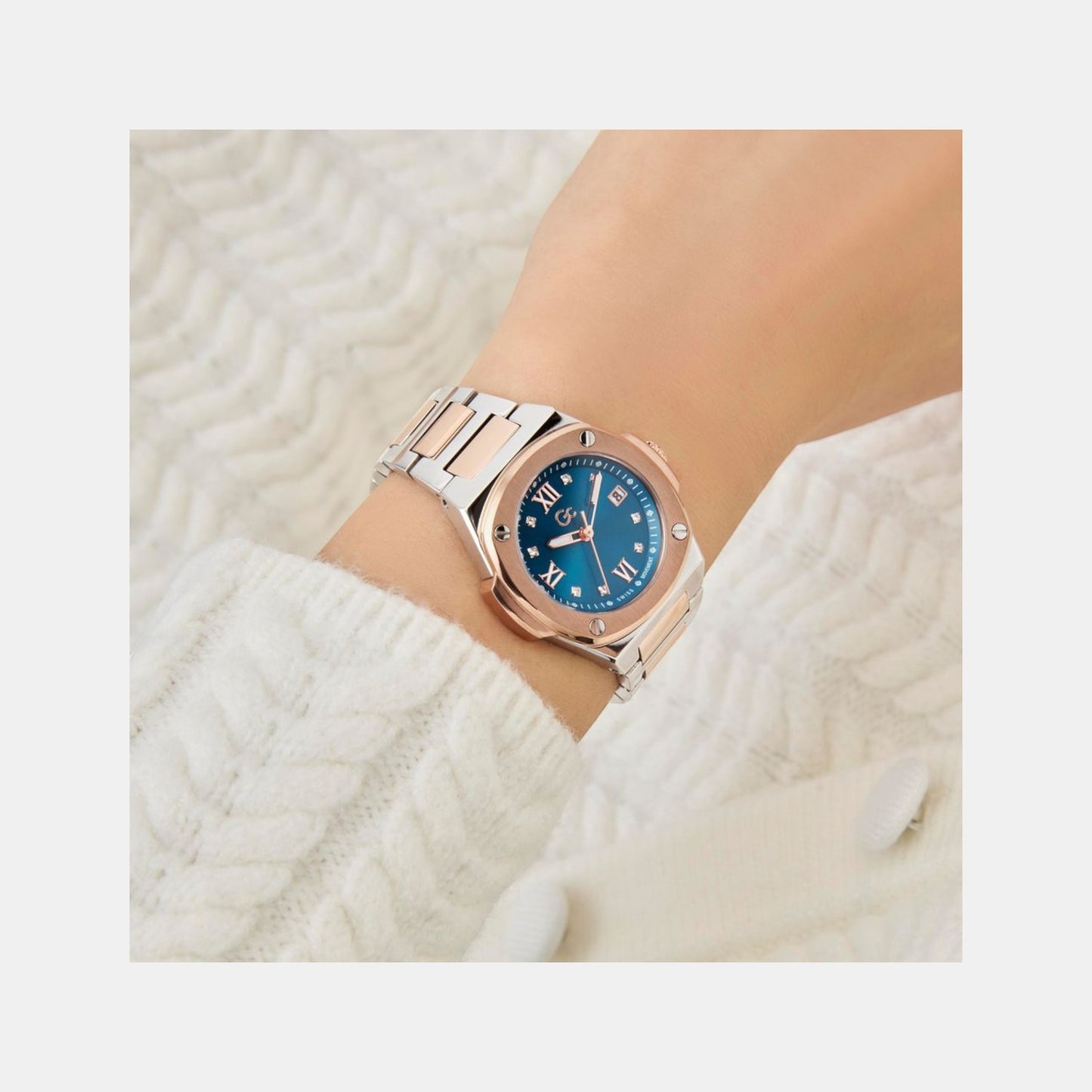 Gc Coussin Shape Mini Women Quartz Blue Dial Analog Stainless Steel Watch Z12011L7