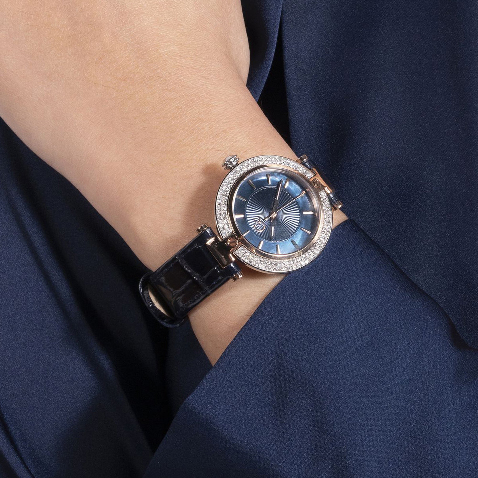 Vogue Ladies Women Quartz Blue Dial Analog Leather Watch Z22003L7MF