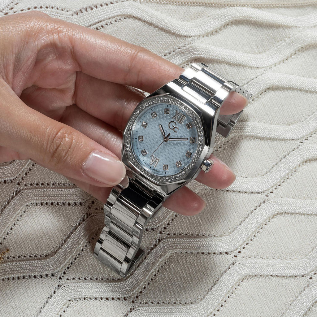 GC Tonneau Quartz Analog Women watch