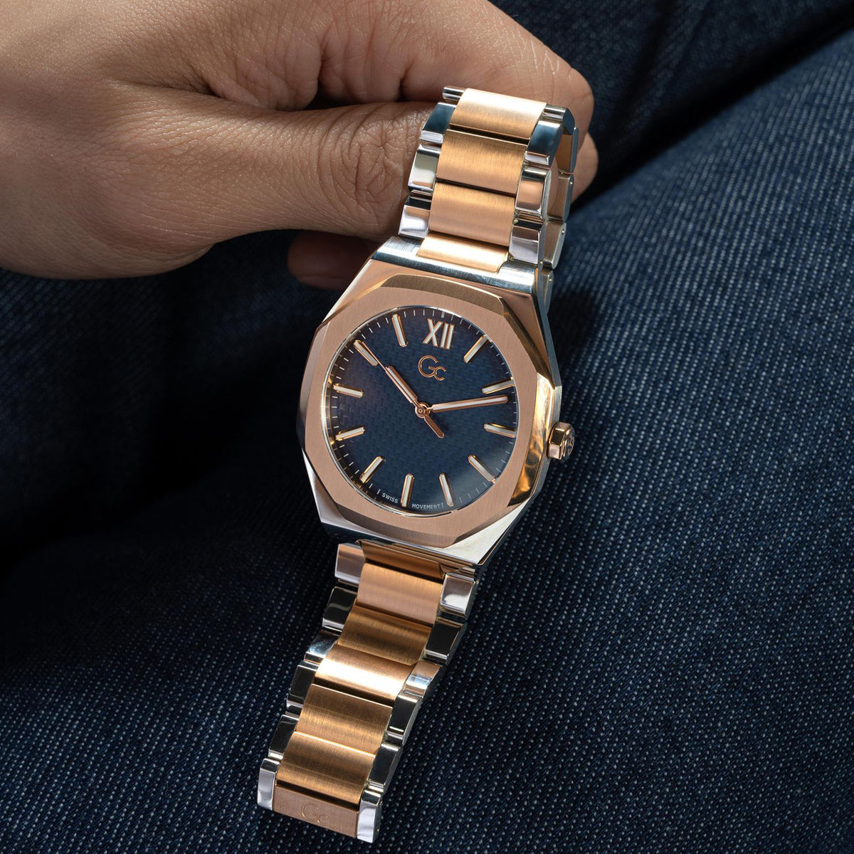 GC Tonneau Quartz Analog Men watch