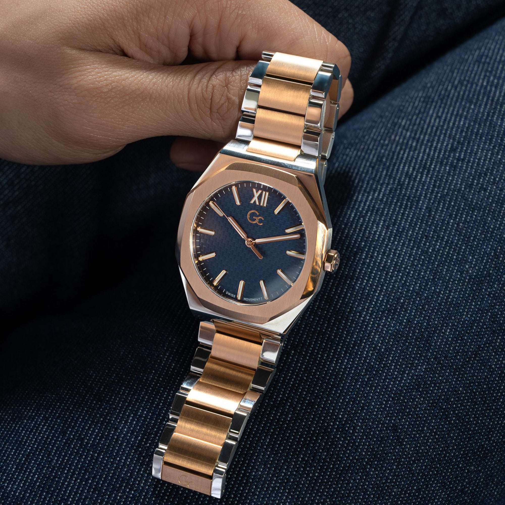 GC Tonneau Quartz Analog Men watch