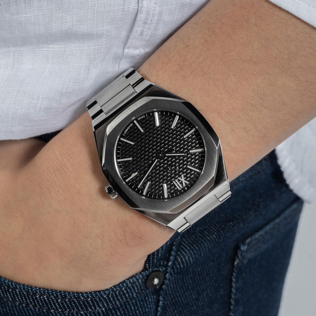 Coussin Men Quartz Black Dial Analog Stainless Steel Watch Z26004G2MF