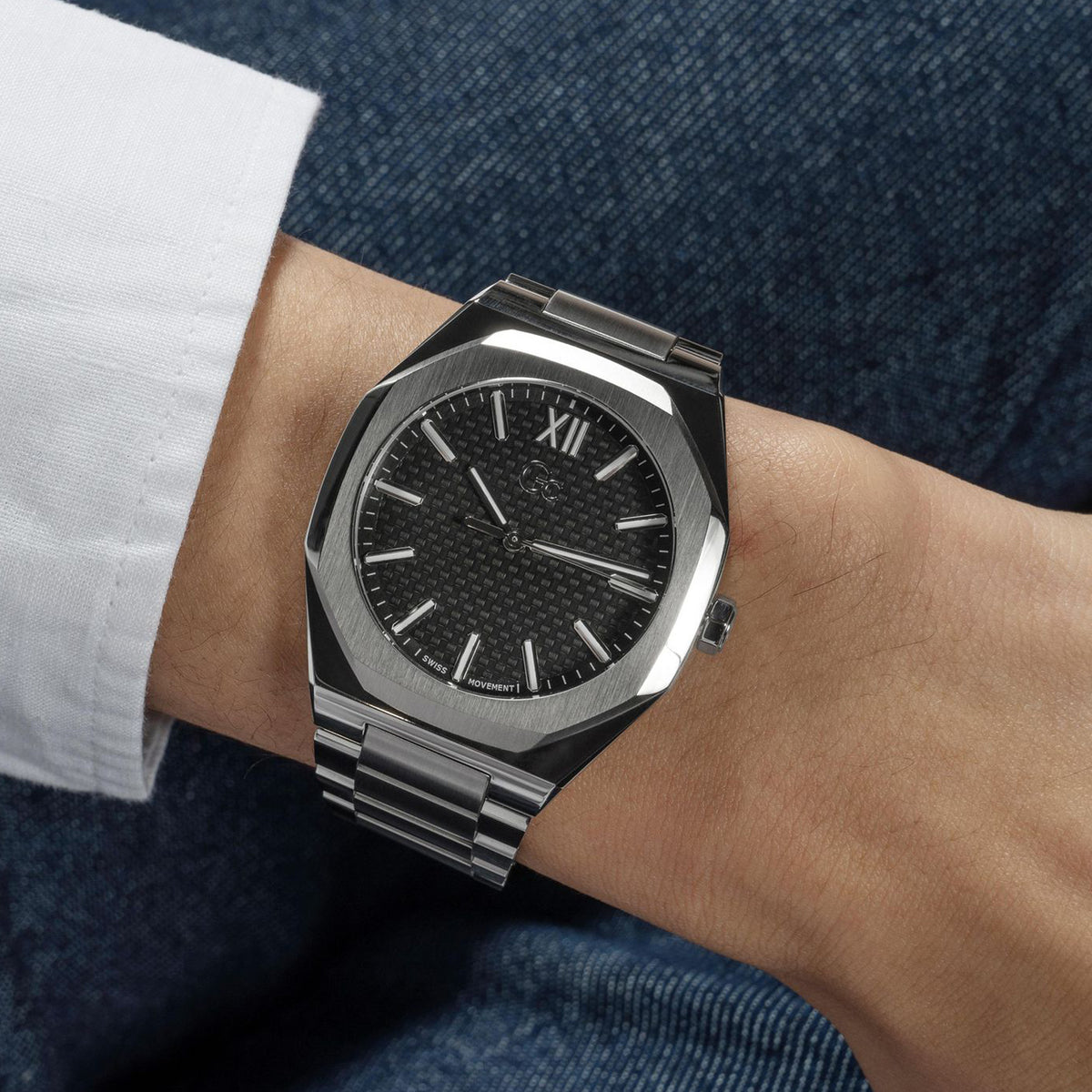 GC 42 mm Silver Quartz watch