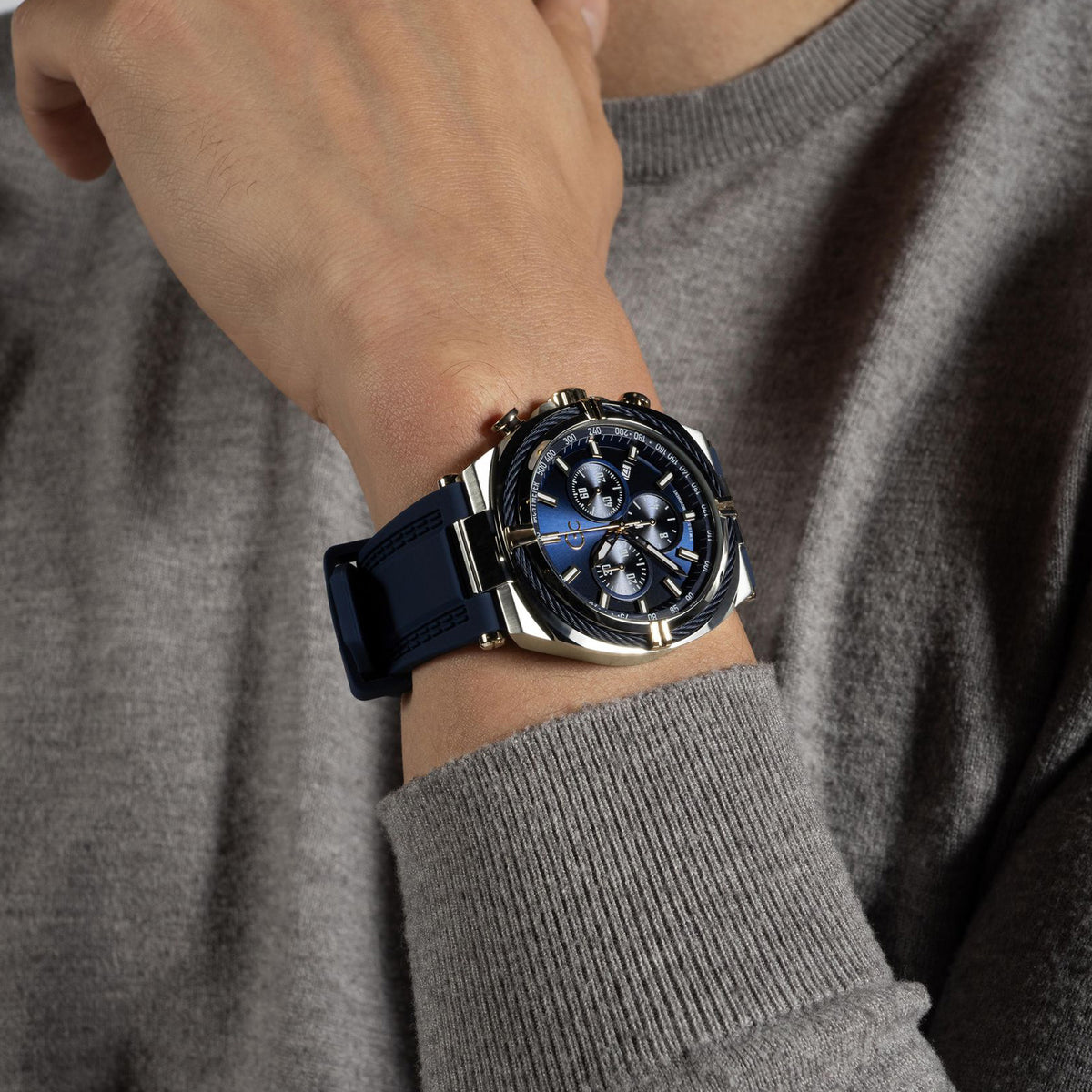 Ironclass Men Quartz Blue Dial Chronograph Silicone Watch Z32003G7Mf