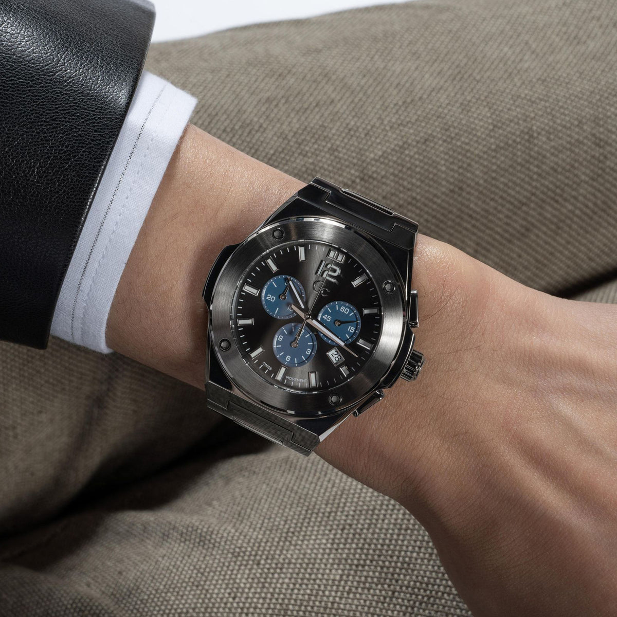 GC 44 mm Grey Quartz watch