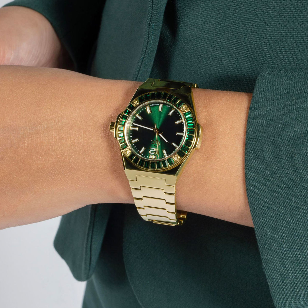 Idol Women Quartz Green Dial Analog Stainless Steel Watch Z34002L9MF