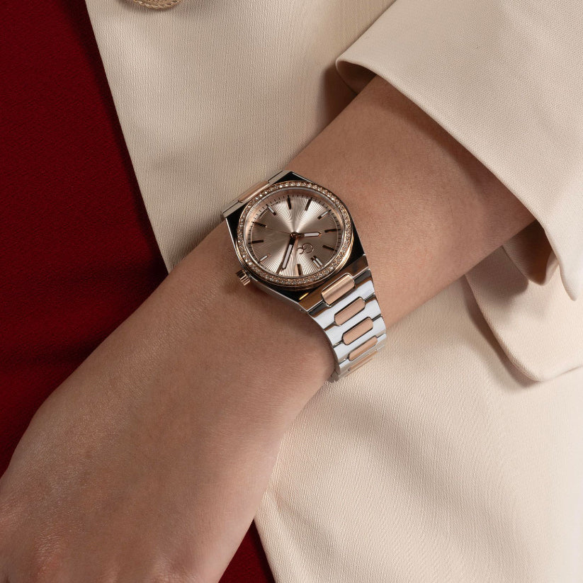 GC Round Quartz Analog Women watch