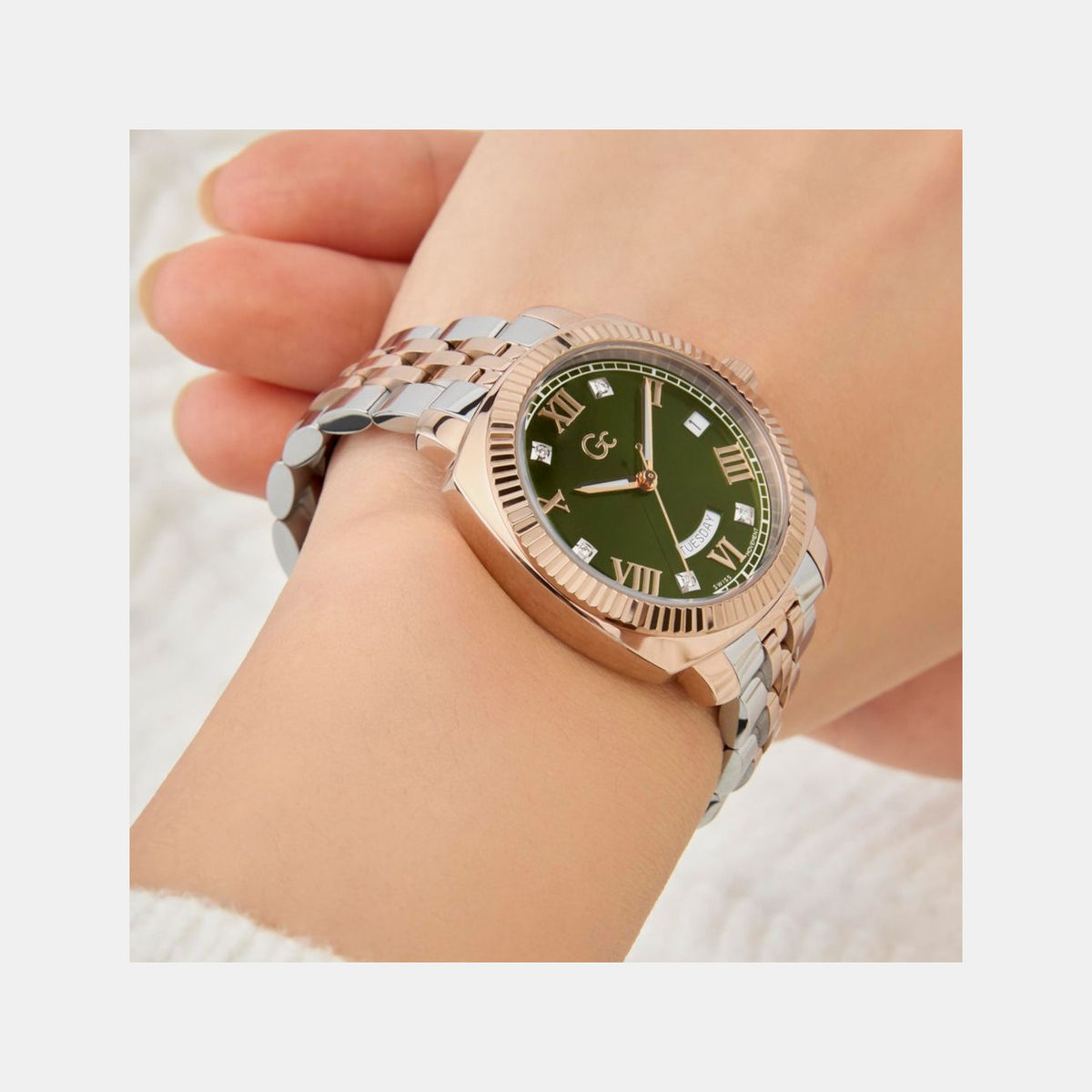 Flair Coussin Women Quartz Green Dial Analog Stainless Steel Watch Z44004L3