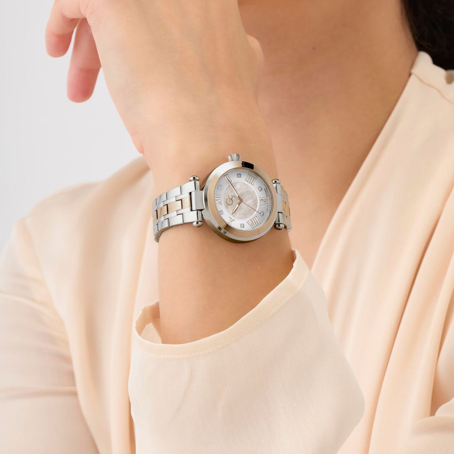 Gc Sportchic Women Quartz White Dial Analog Stainless Steel Watch Z63002L3