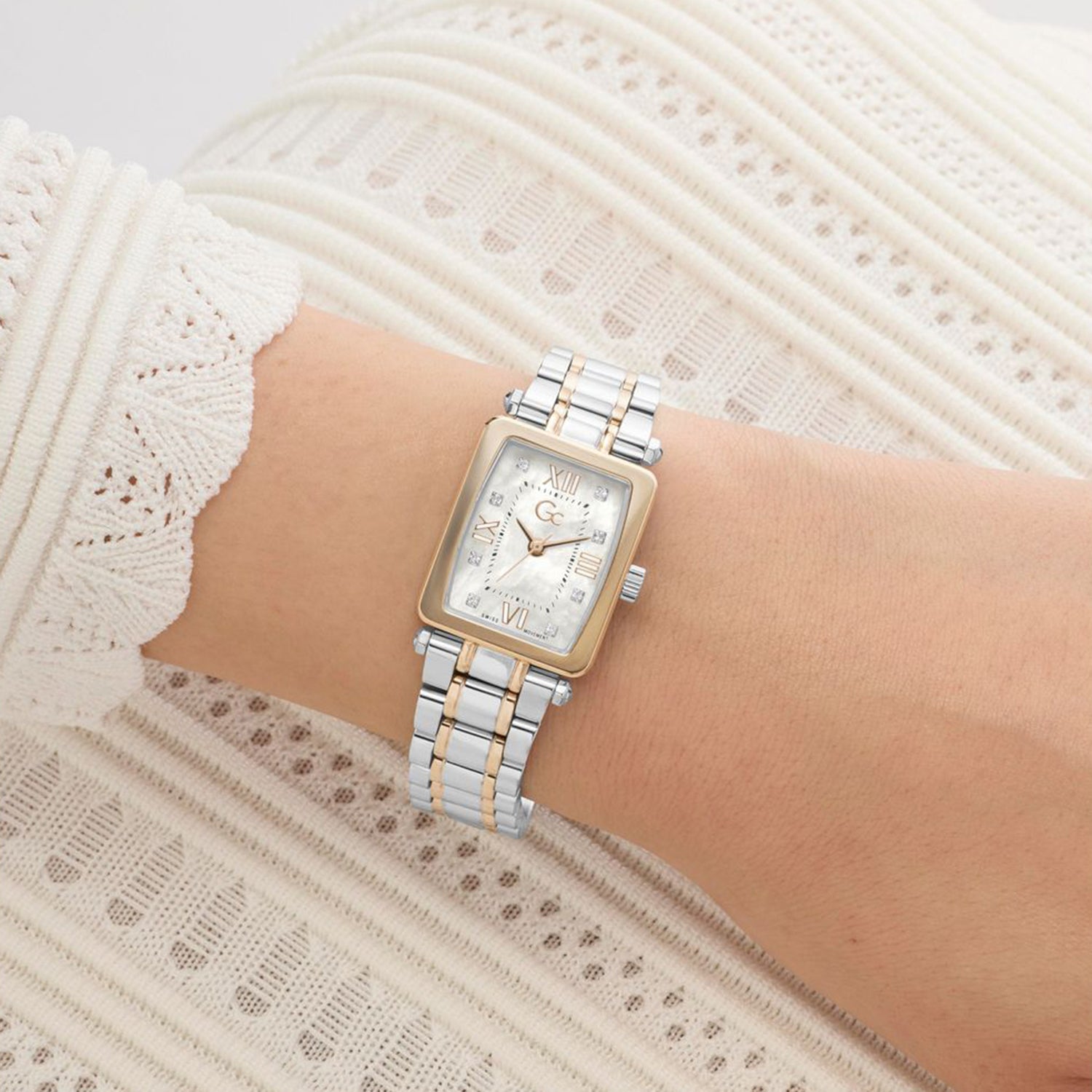 Gc Dress Women Quartz White Dial Analog Stainless Steel Watch Z71001L1