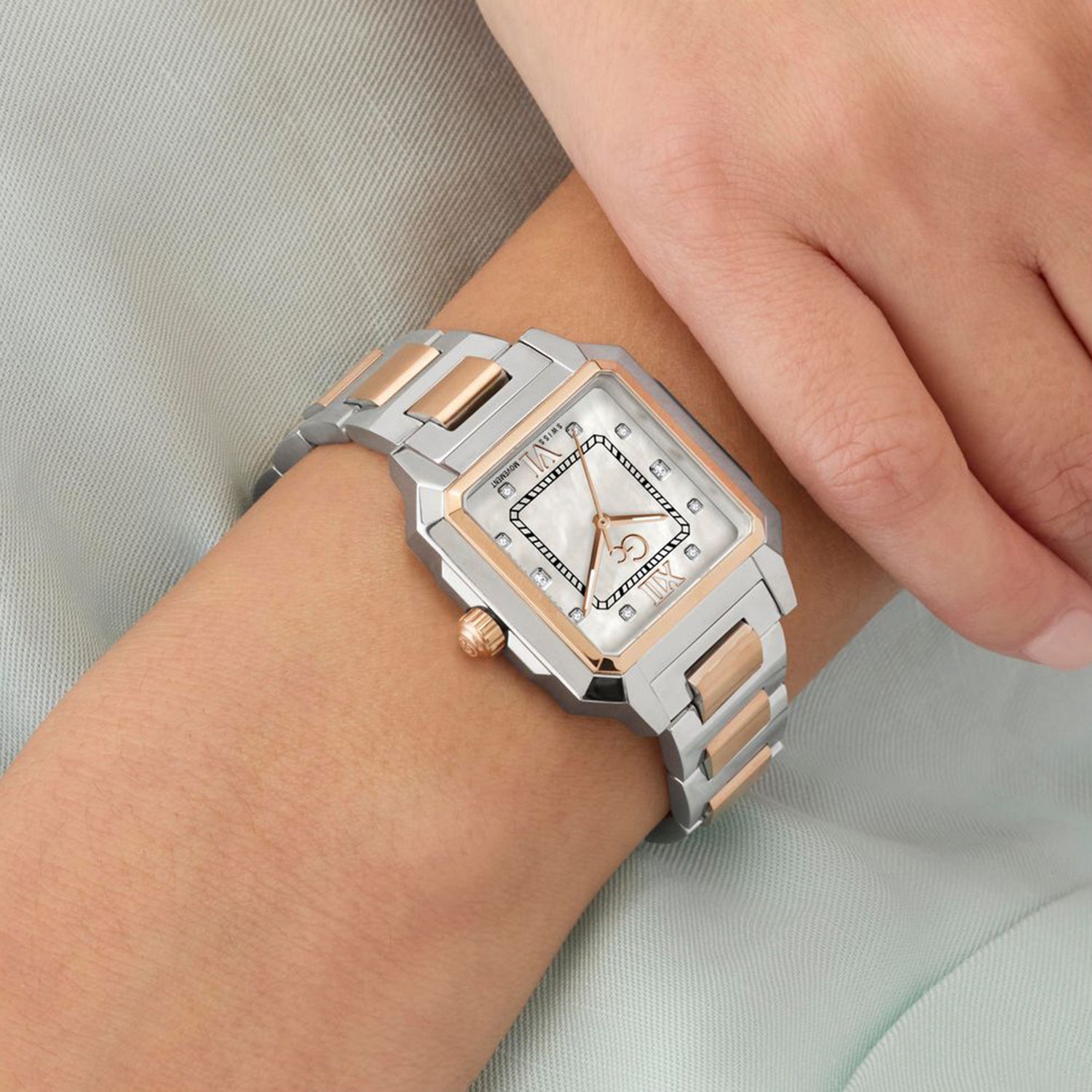 Gc Dress Women Quartz White Dial Analog Stainless Steel Watch Z72001L1