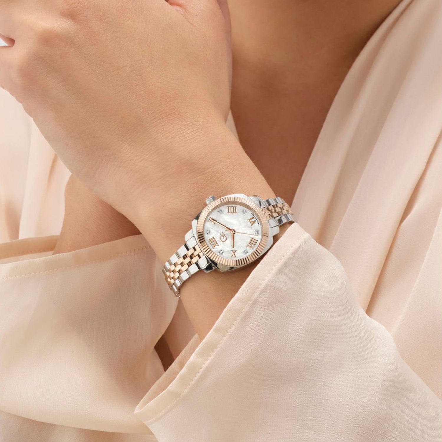 Gc Dress Women Quartz White Dial Analog Stainless Steel Watch Z73002L1