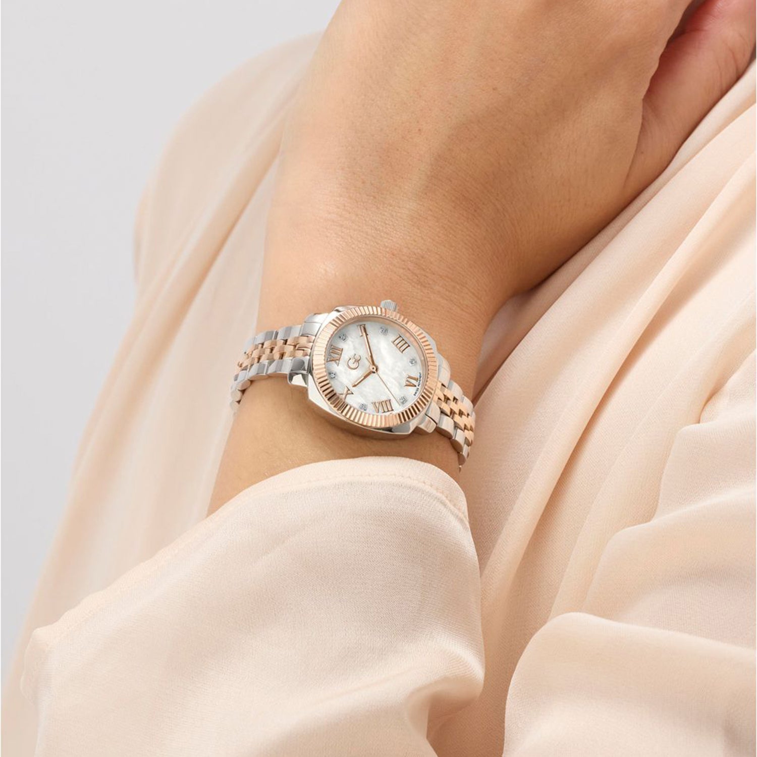 Gc Dress Women Quartz White Dial Analog Stainless Steel Watch Z73002L1