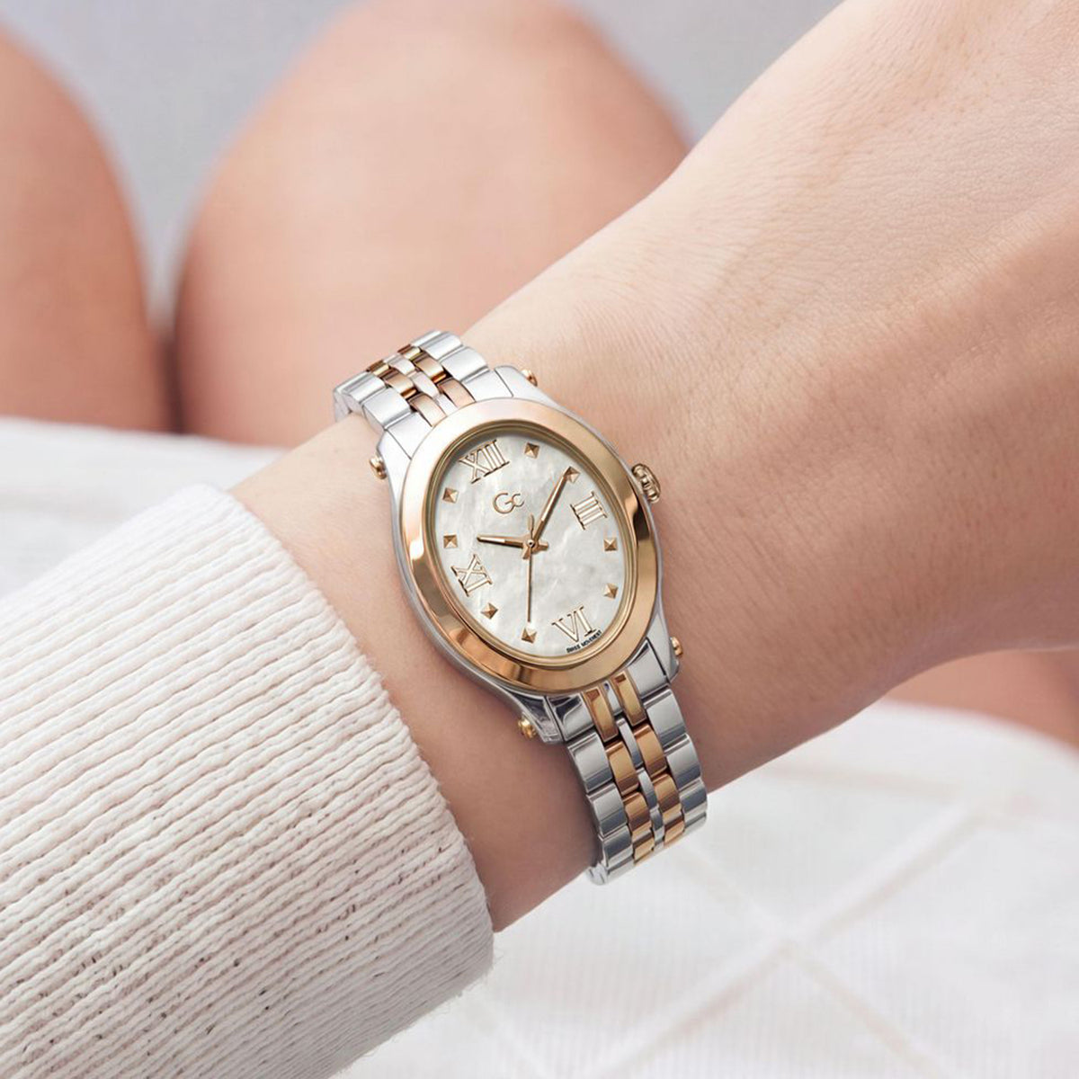 Dress Women Quartz White Dial Analog Watch Z93003L1