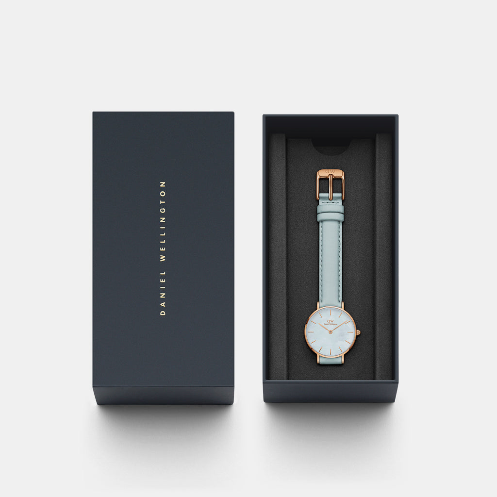 Daniel Wellington Leather Blue watch