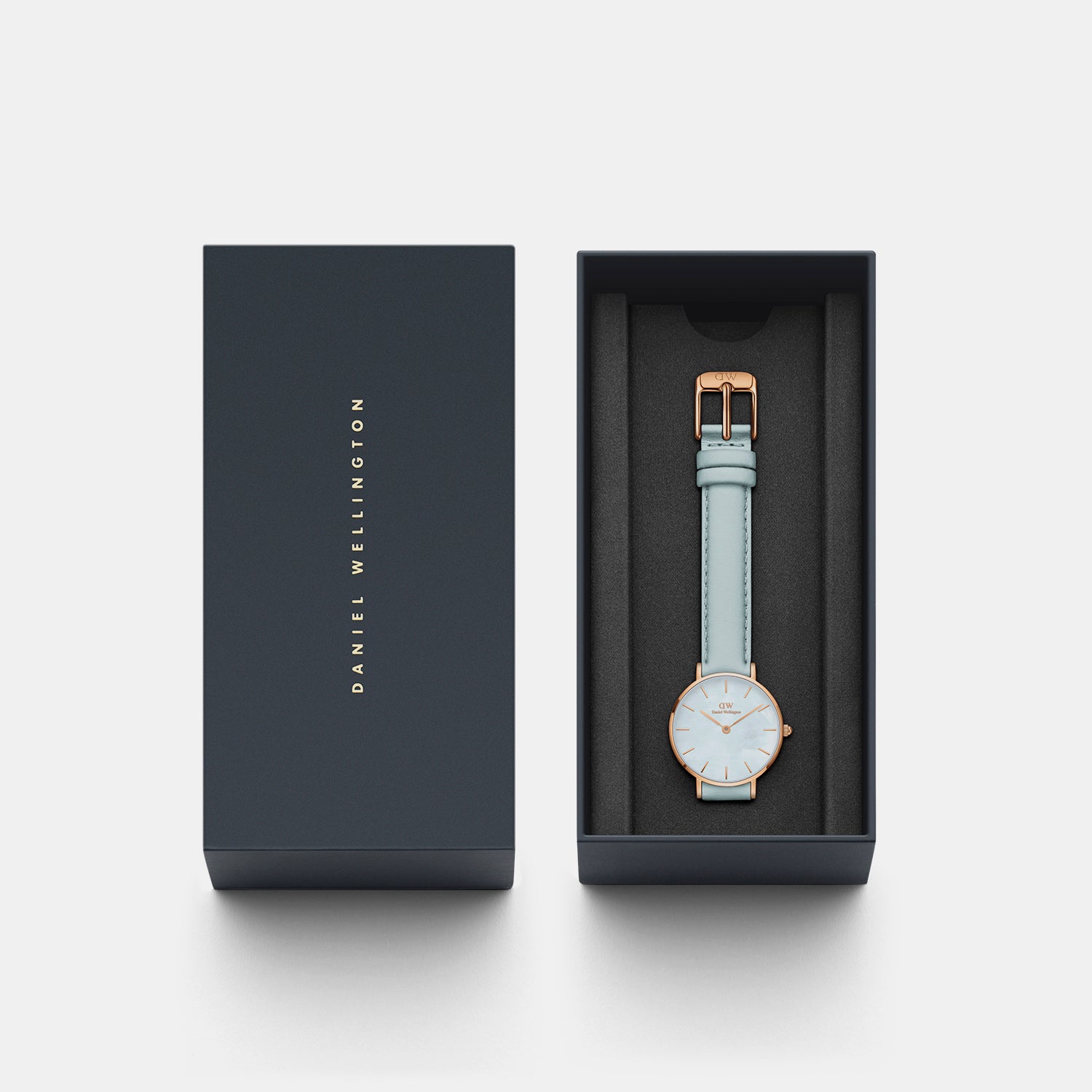Daniel Wellington Leather Blue watch