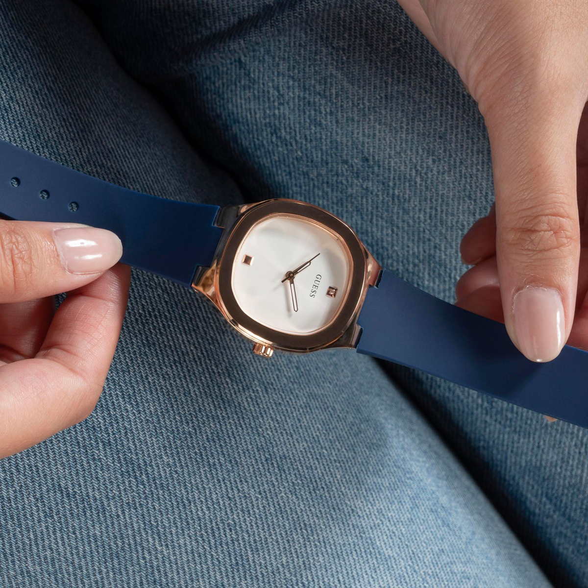 Guess     watch
