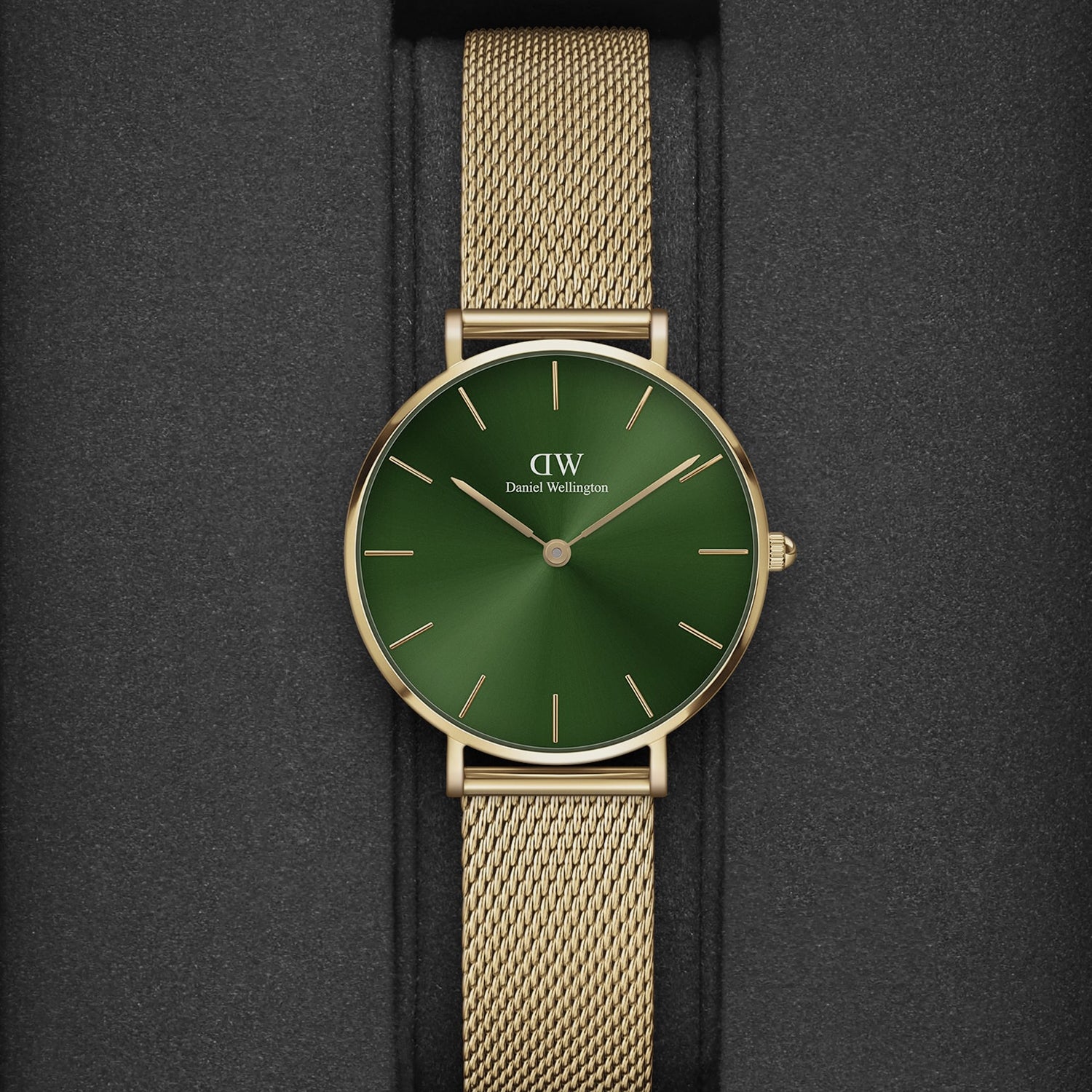 Daniel Wellington Women Round Green watch