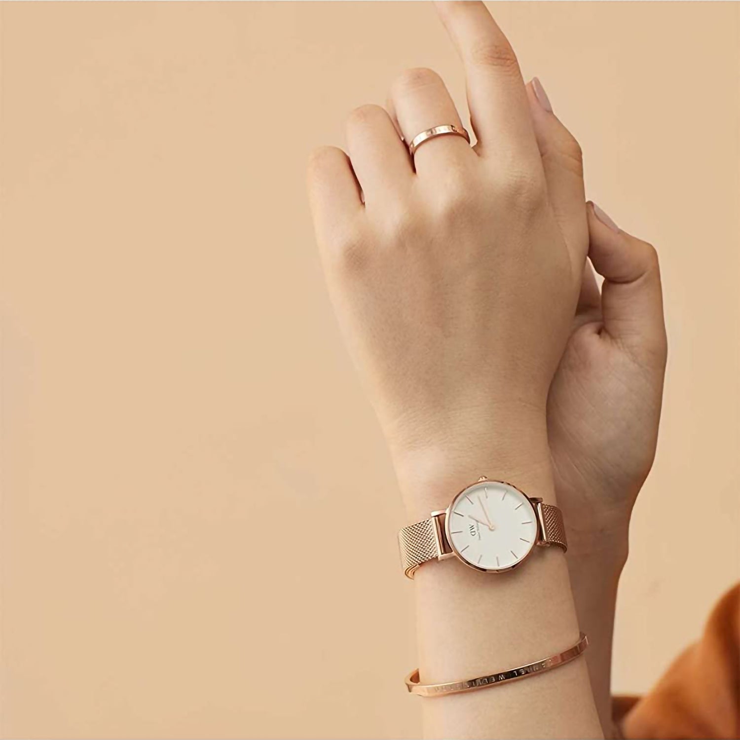 Daniel Wellington Round Quartz Analog Women watch