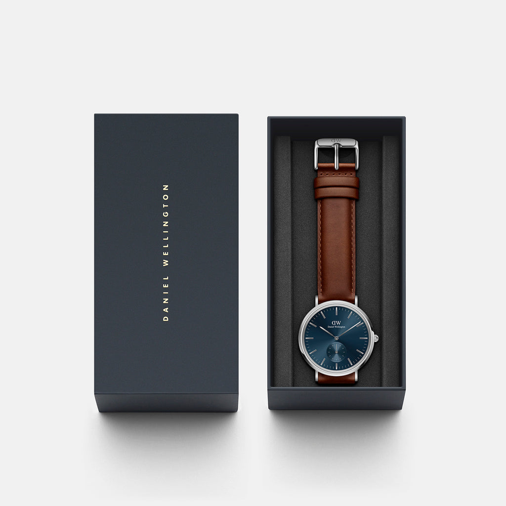 Daniel Wellington Leather Blue watch
