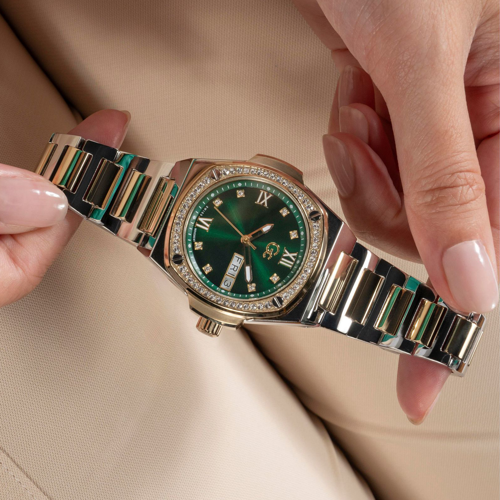 GC Round Quartz Analog Women watch