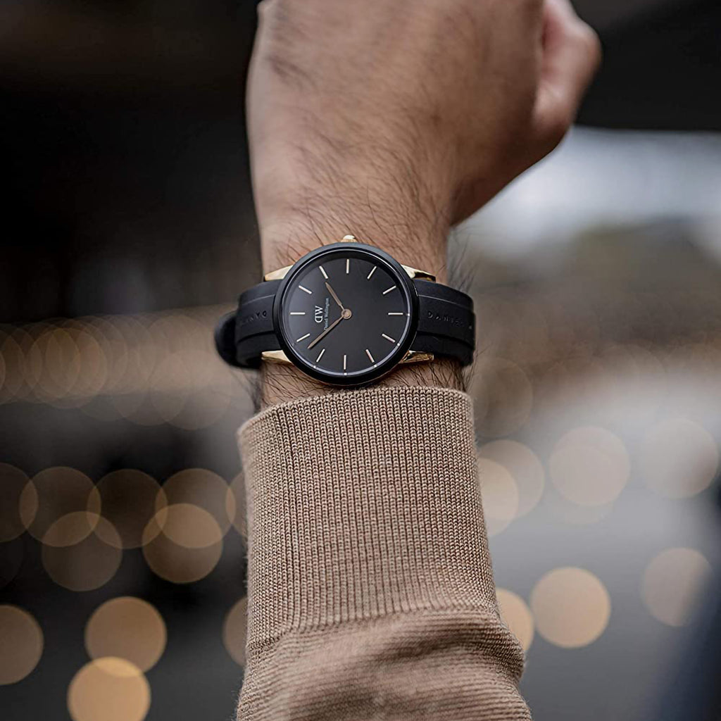 Daniel Wellington Round Quartz Analog Men watch