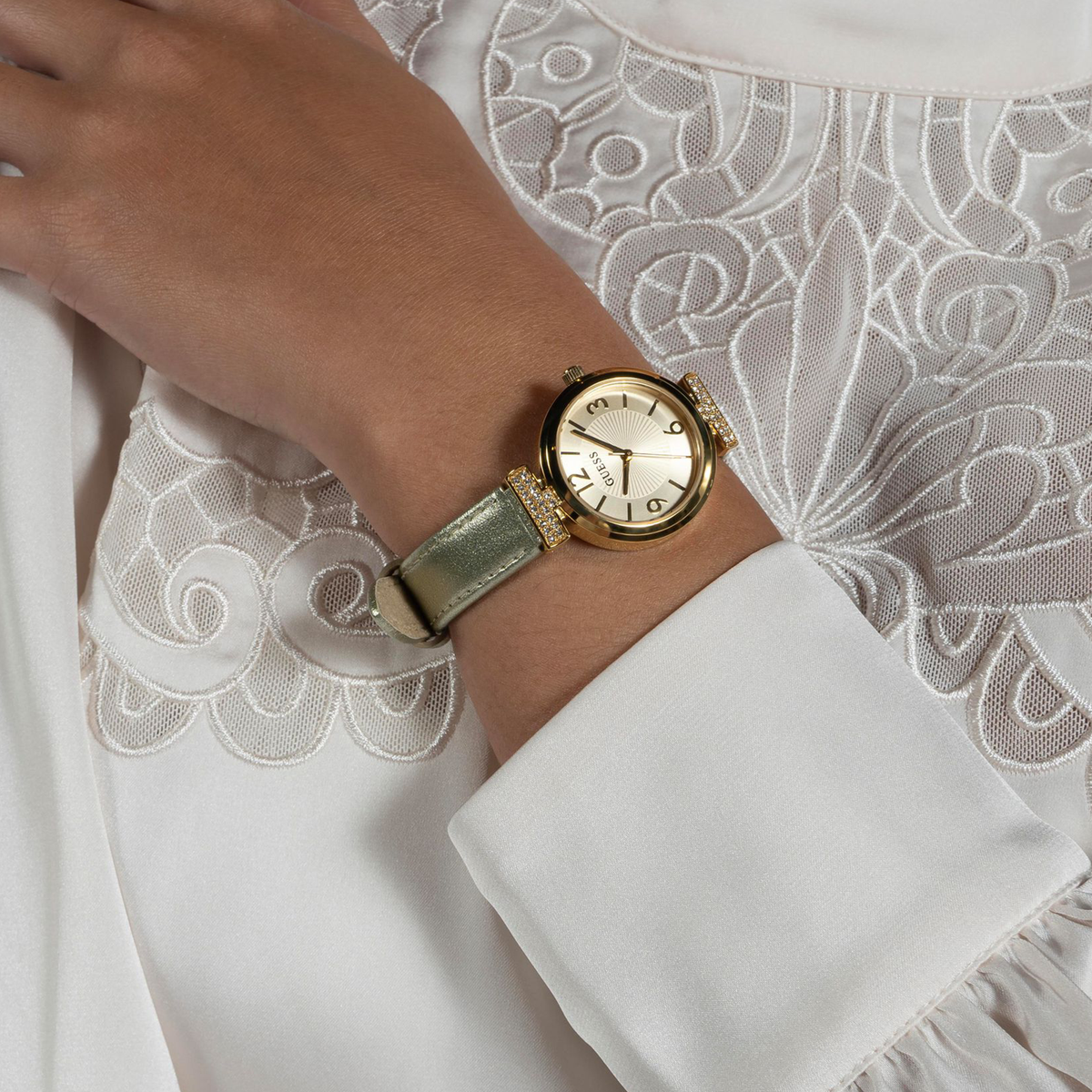 Guess   watch