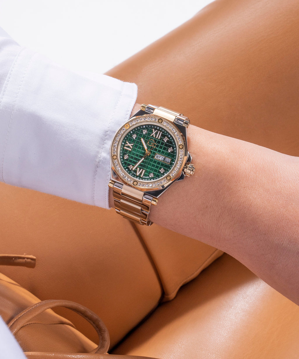 legacy lady Women Quartz Green Dial Analog Stainless Steel Watch Z20004L9MF