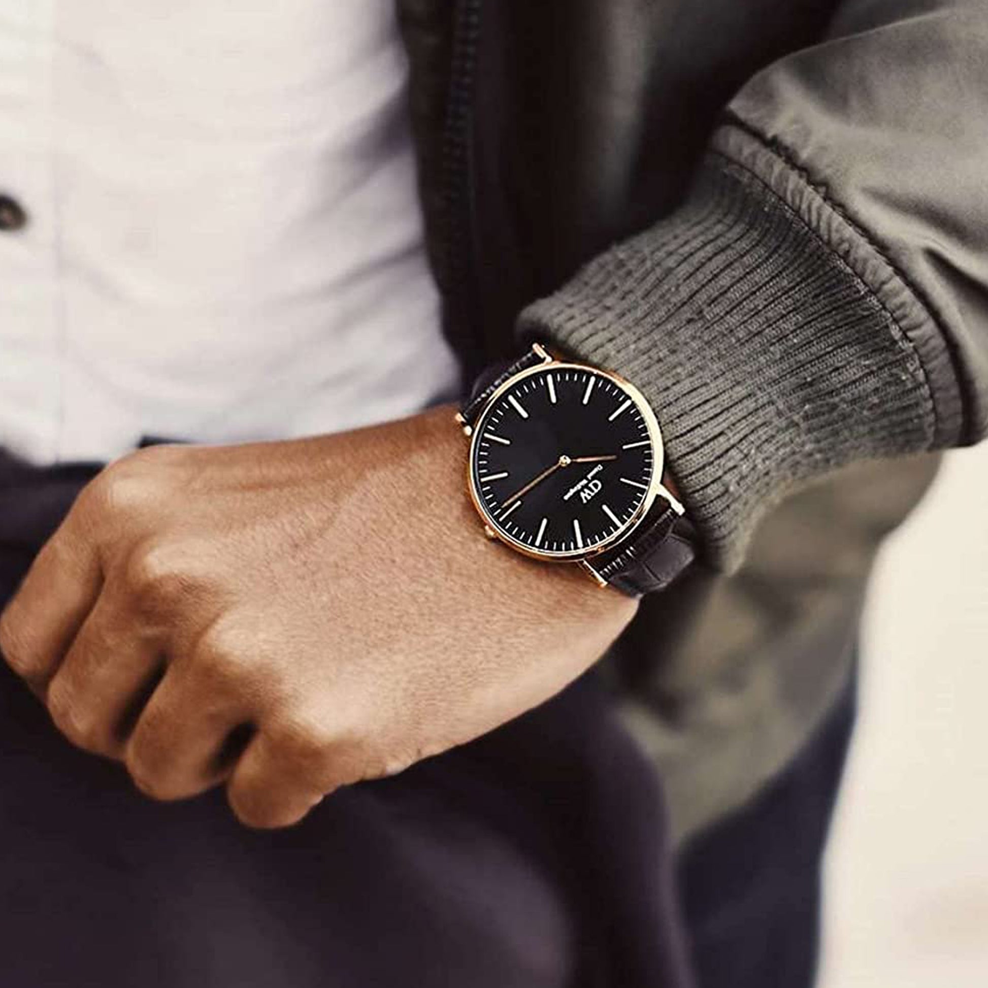 Classic Men Quartz Black Dial Analog Leather Watch DW00100129K