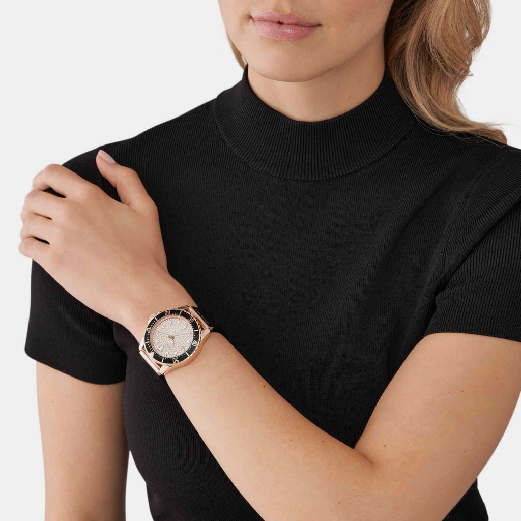 Michael Kors Women Round Rose Gold watch