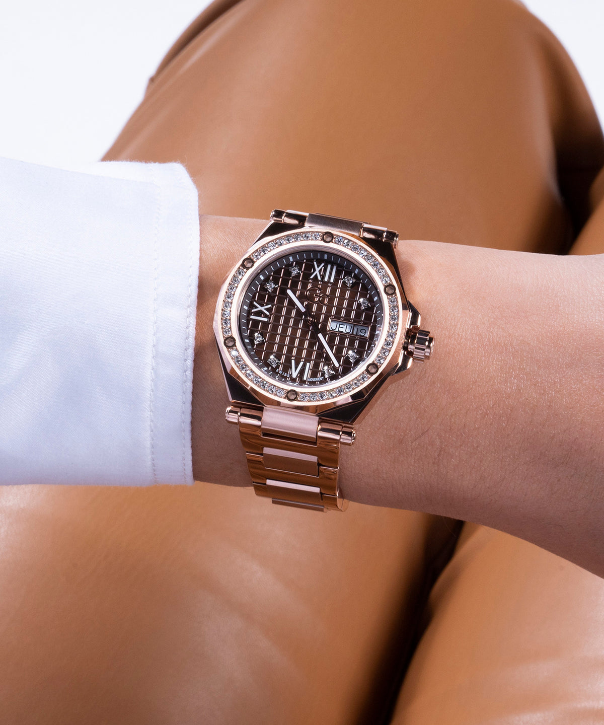 GC 34 mm Rose Gold Quartz watch