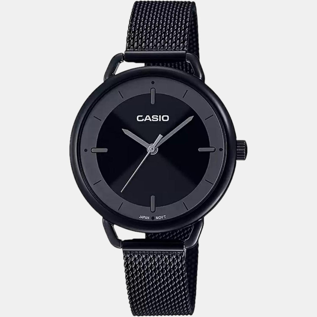 Casio 38 mm Round Quartz watch