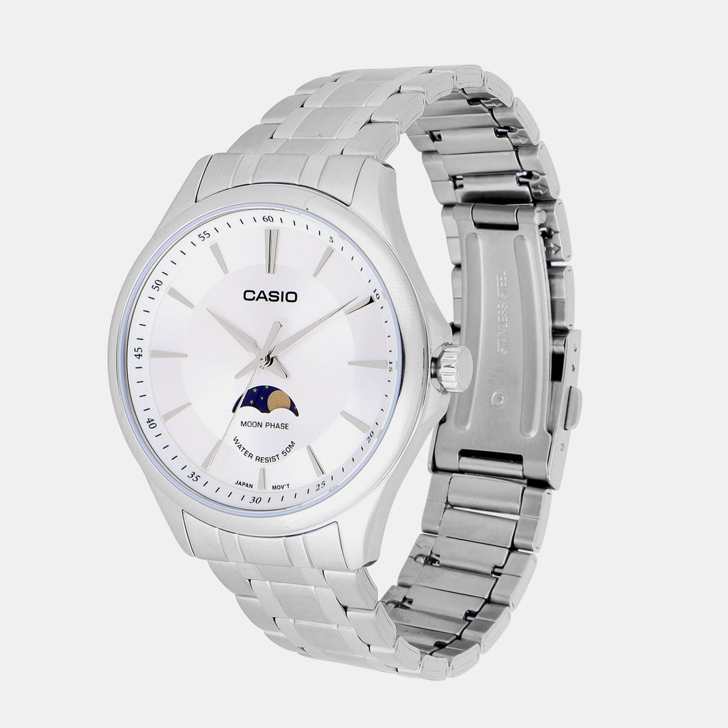 Casio 49 mm Round Quartz watch