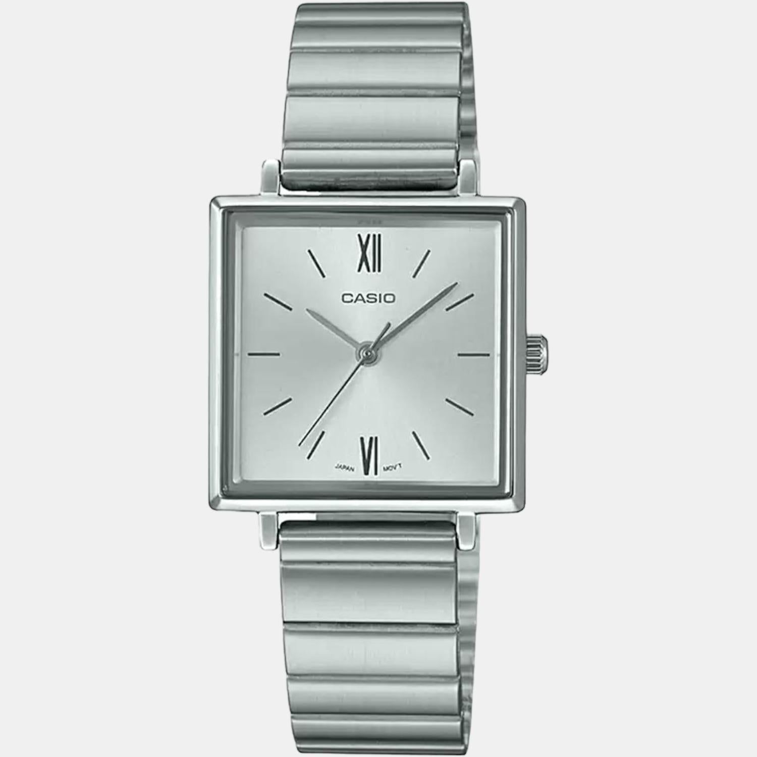 Casio 32 mm Square Quartz watch