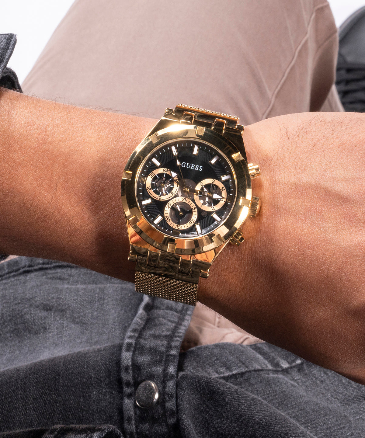 Guess 44 mm Gold Quartz watch