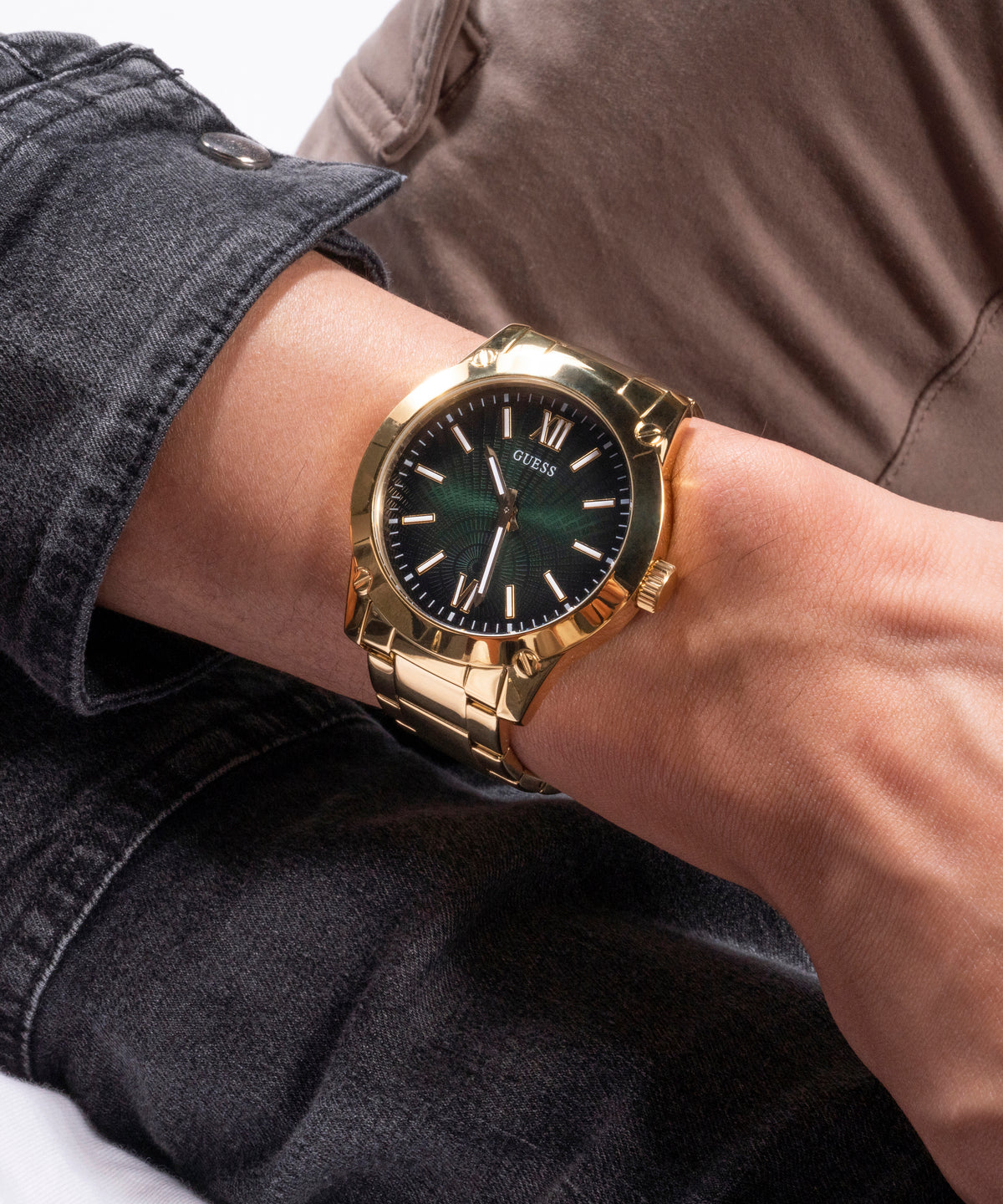 Guess 44 mm Gold Quartz watch