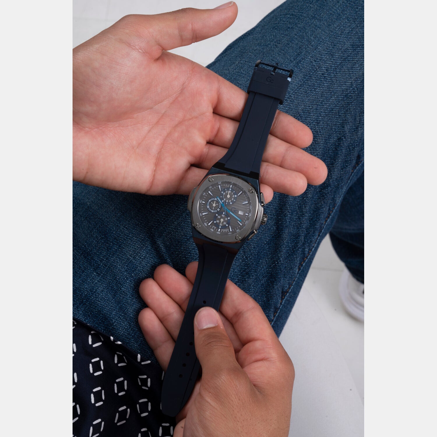 Men Quartz Grey Dial Chronograph Silicone Watch Y99004G5MF