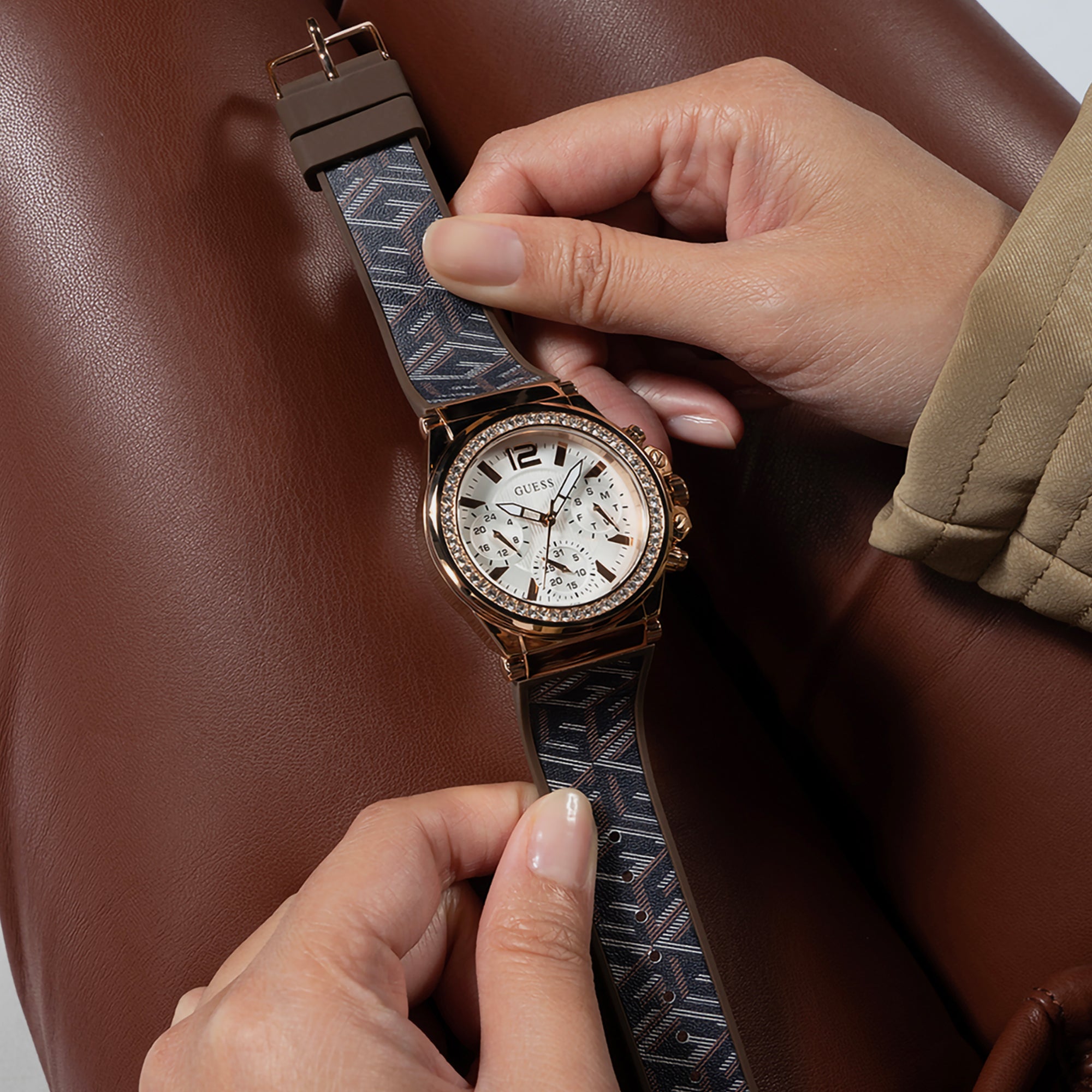 Charisma Women Quartz White Dial Chronograph Silicone Watch GW0621L5