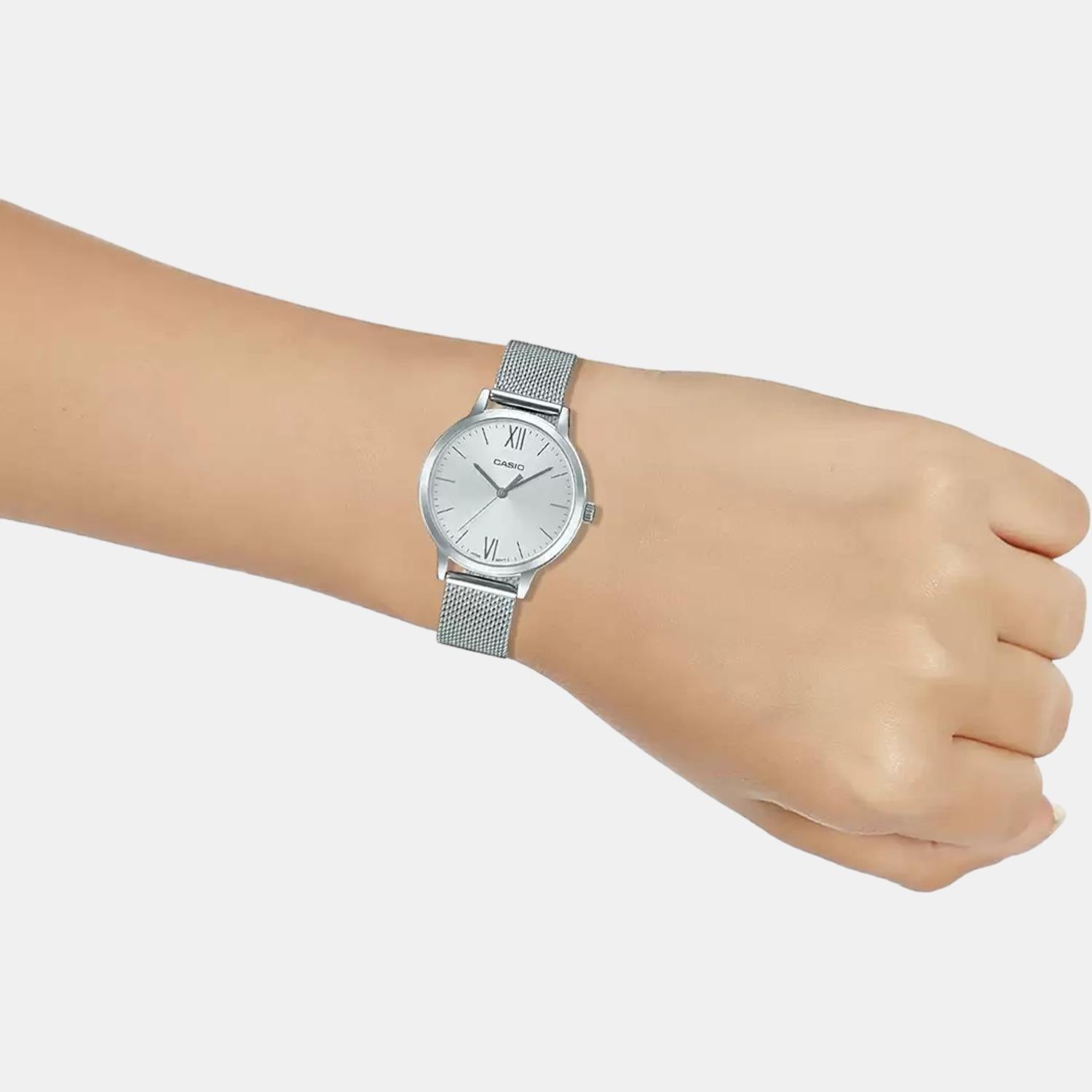 Casio Round Quartz Analog Women watch