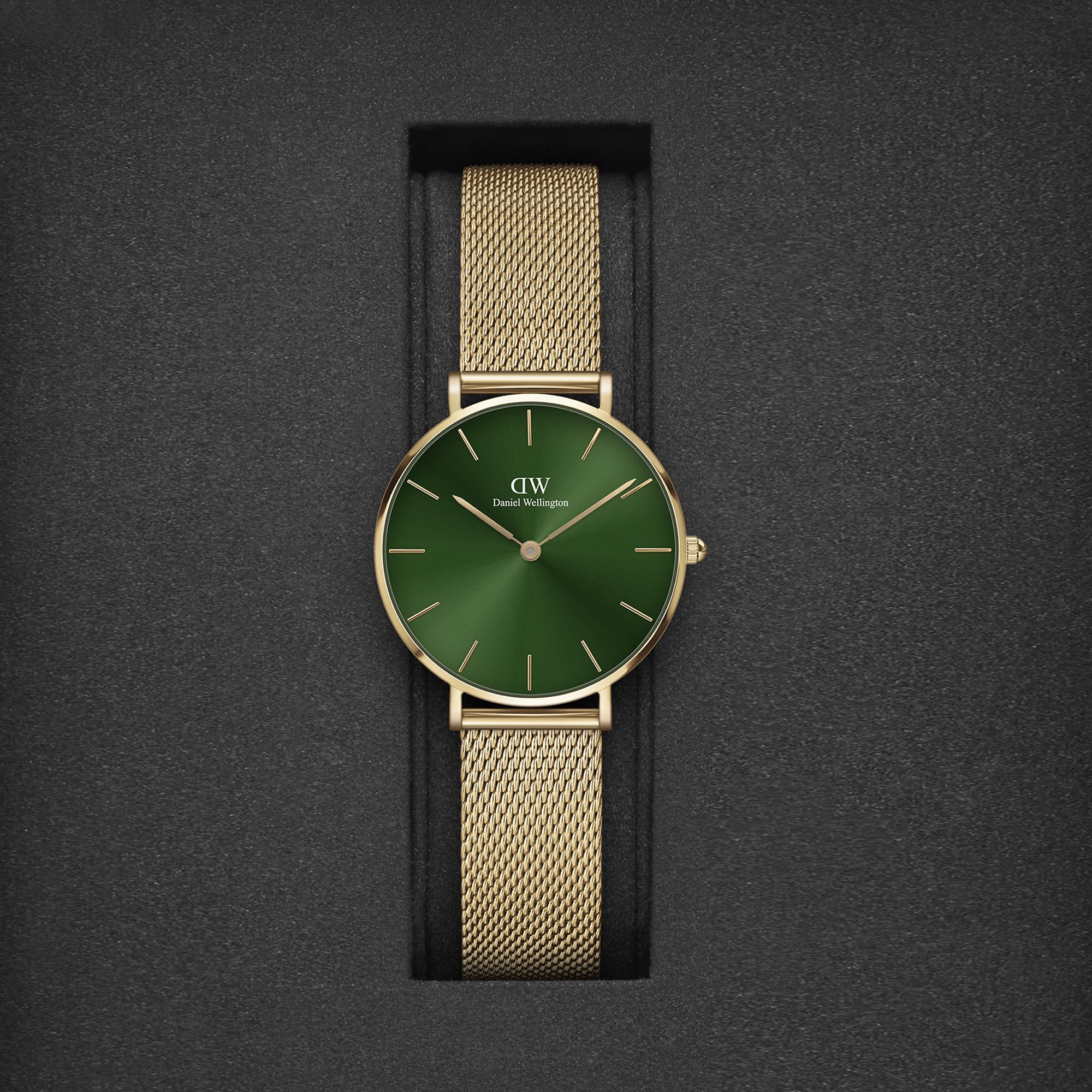 Daniel Wellington Women Round Green watch