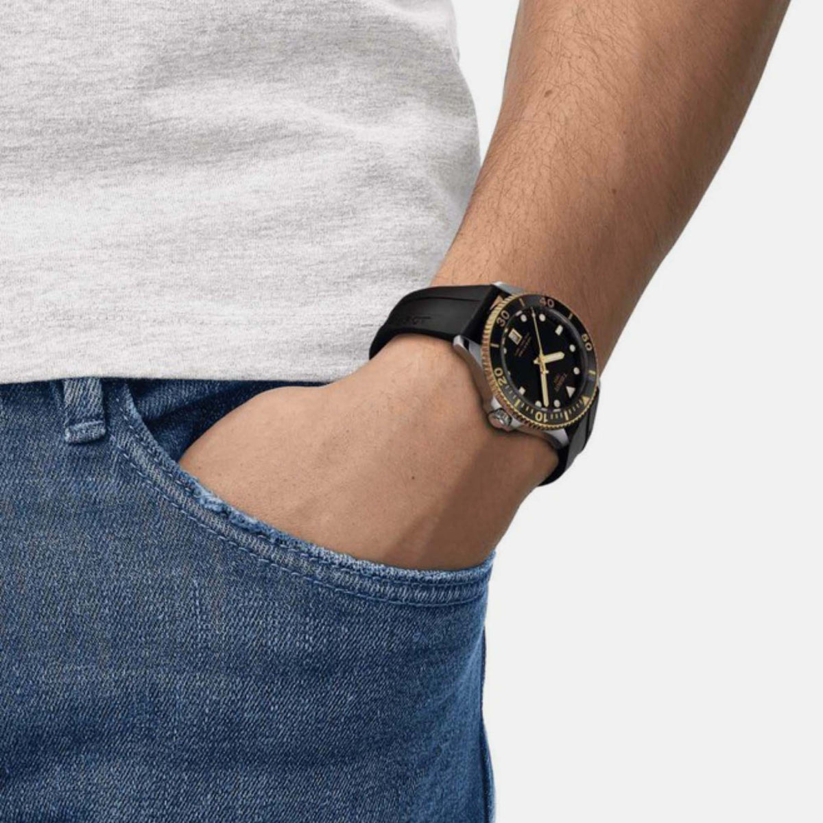 Tissot Round Quartz Analog Men watch
