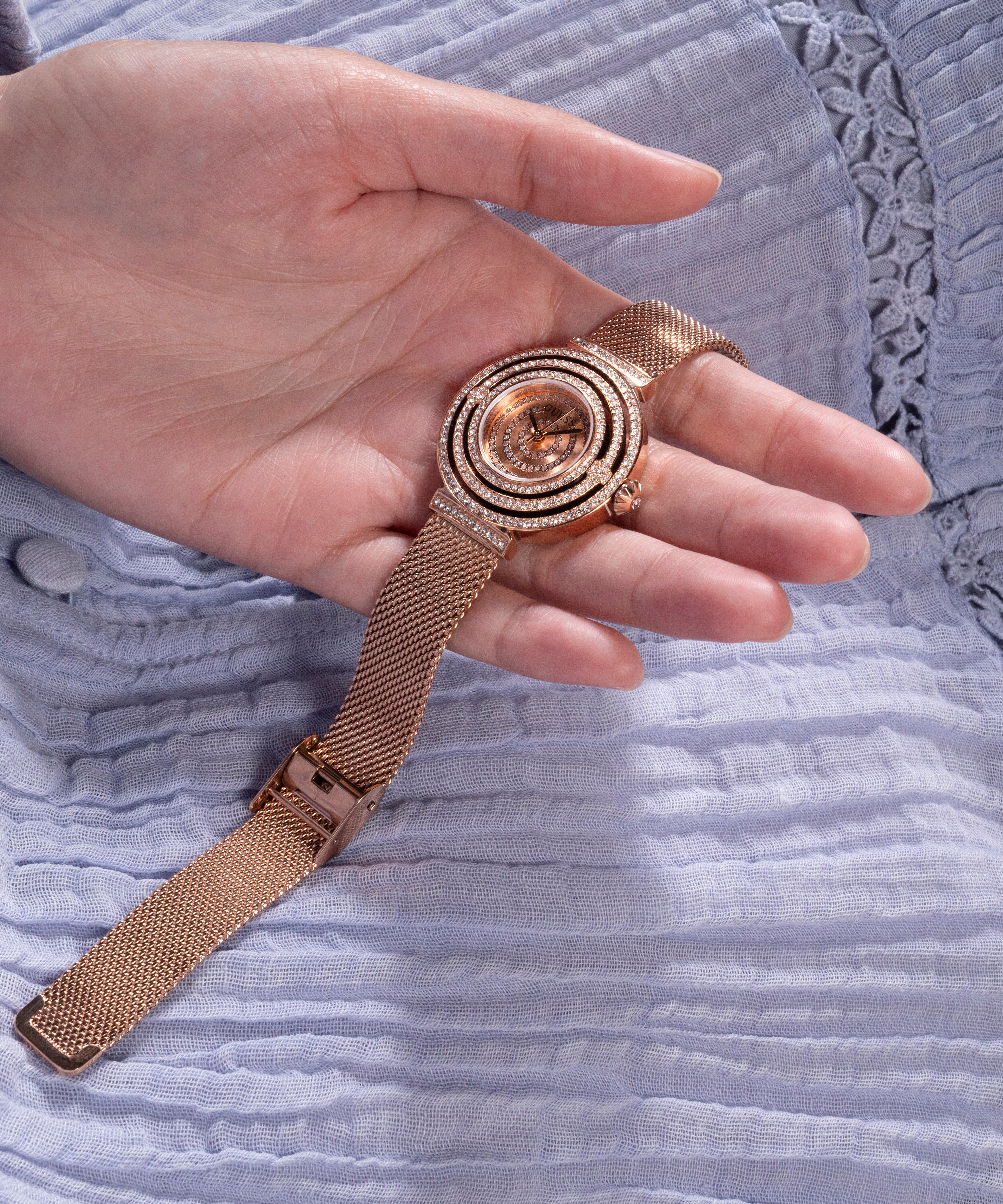 Dream Women Quartz Rose Gold Dial Analog Mesh Watch GW0550L3