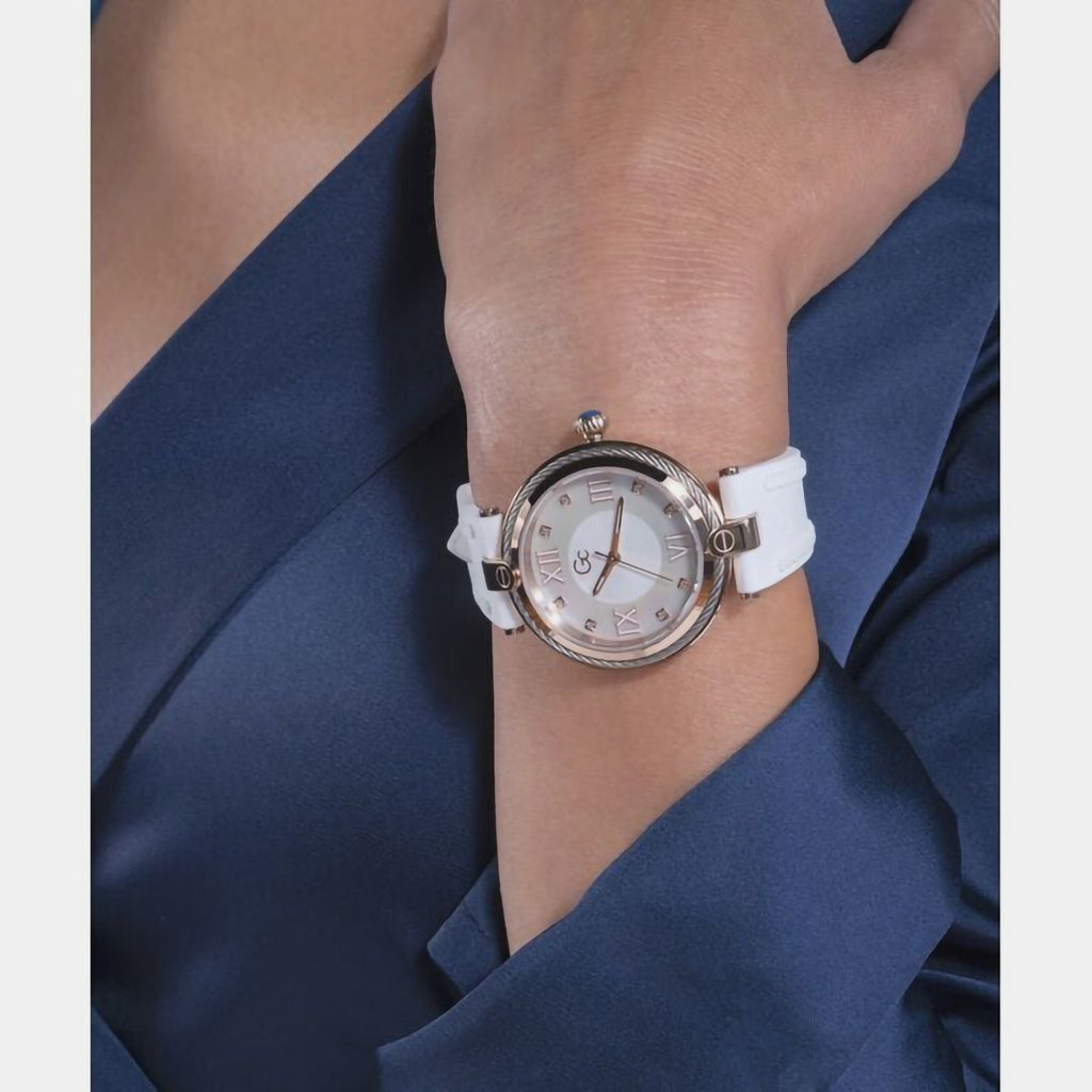 GC Round Quartz Analog Women watch