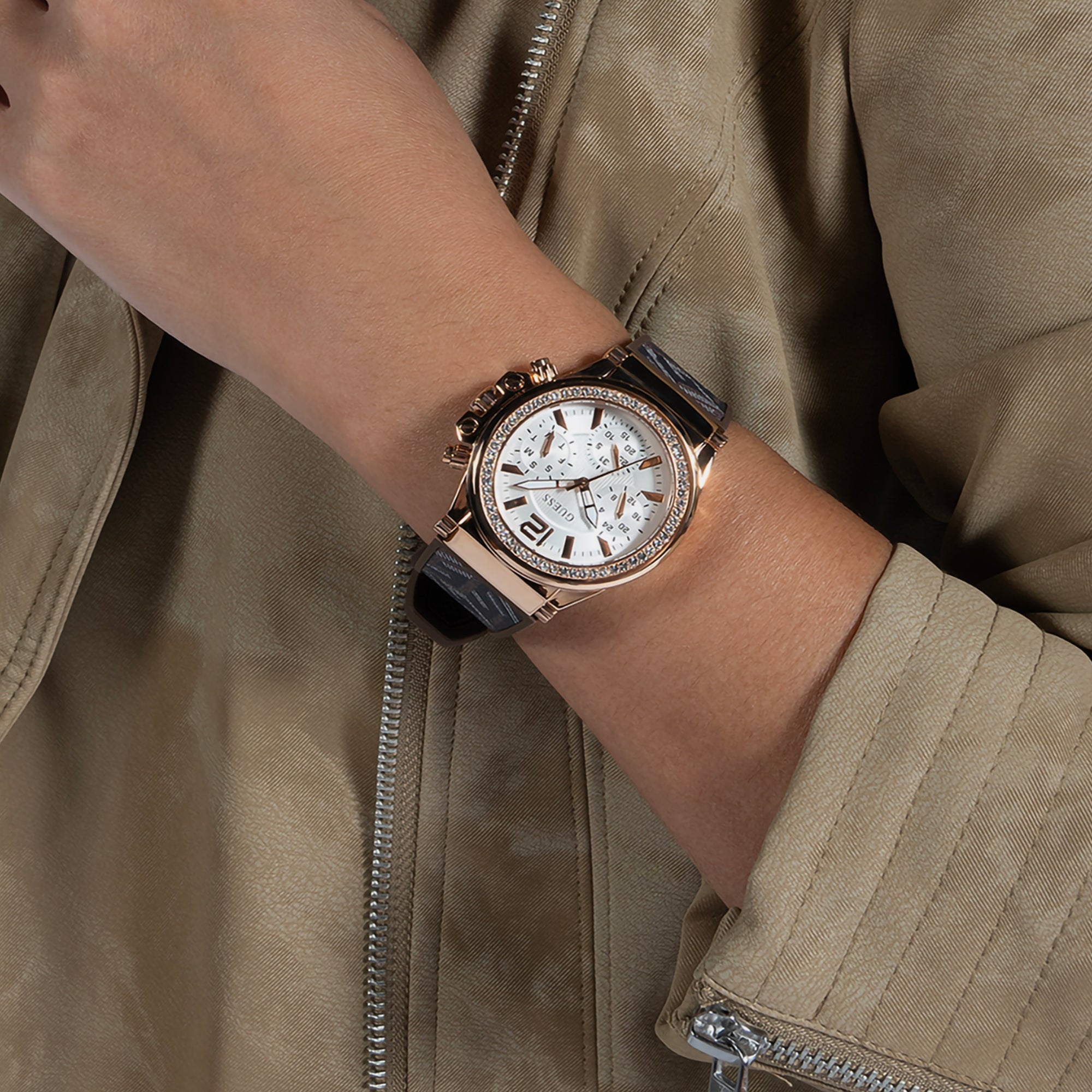 Guess Round Quartz Chronograph Women watch