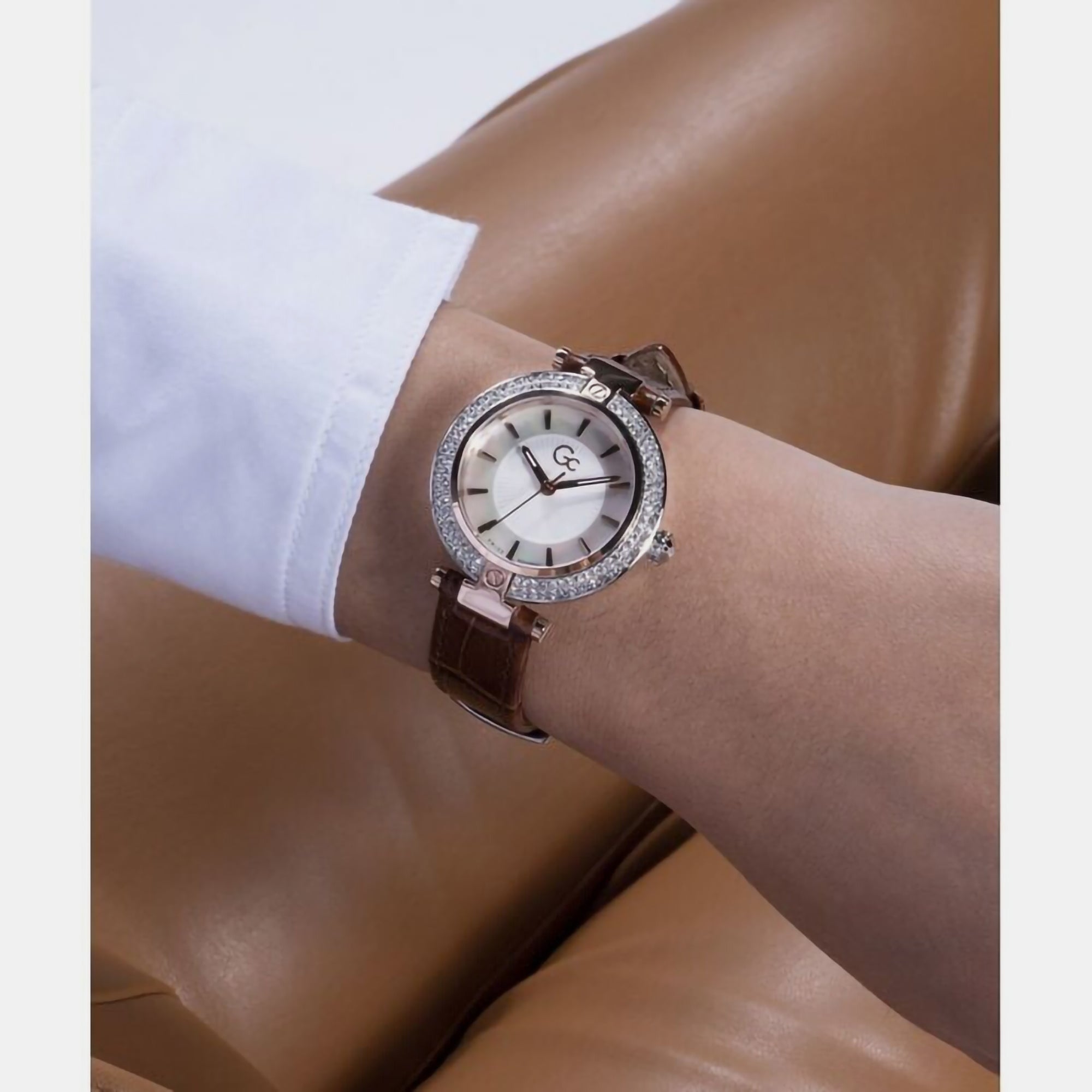 GC Women Round White watch