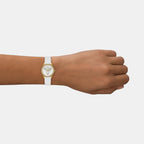 Women Quartz White Dial Analog Silicone Watch GW0530L6