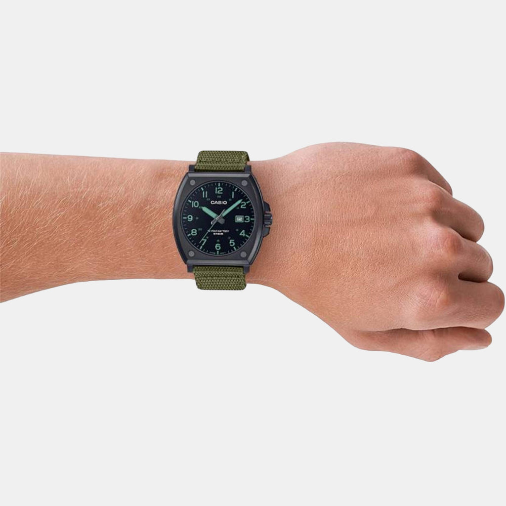 Enticer Men Quartz Black Dial Analog Fabric Watch A2122