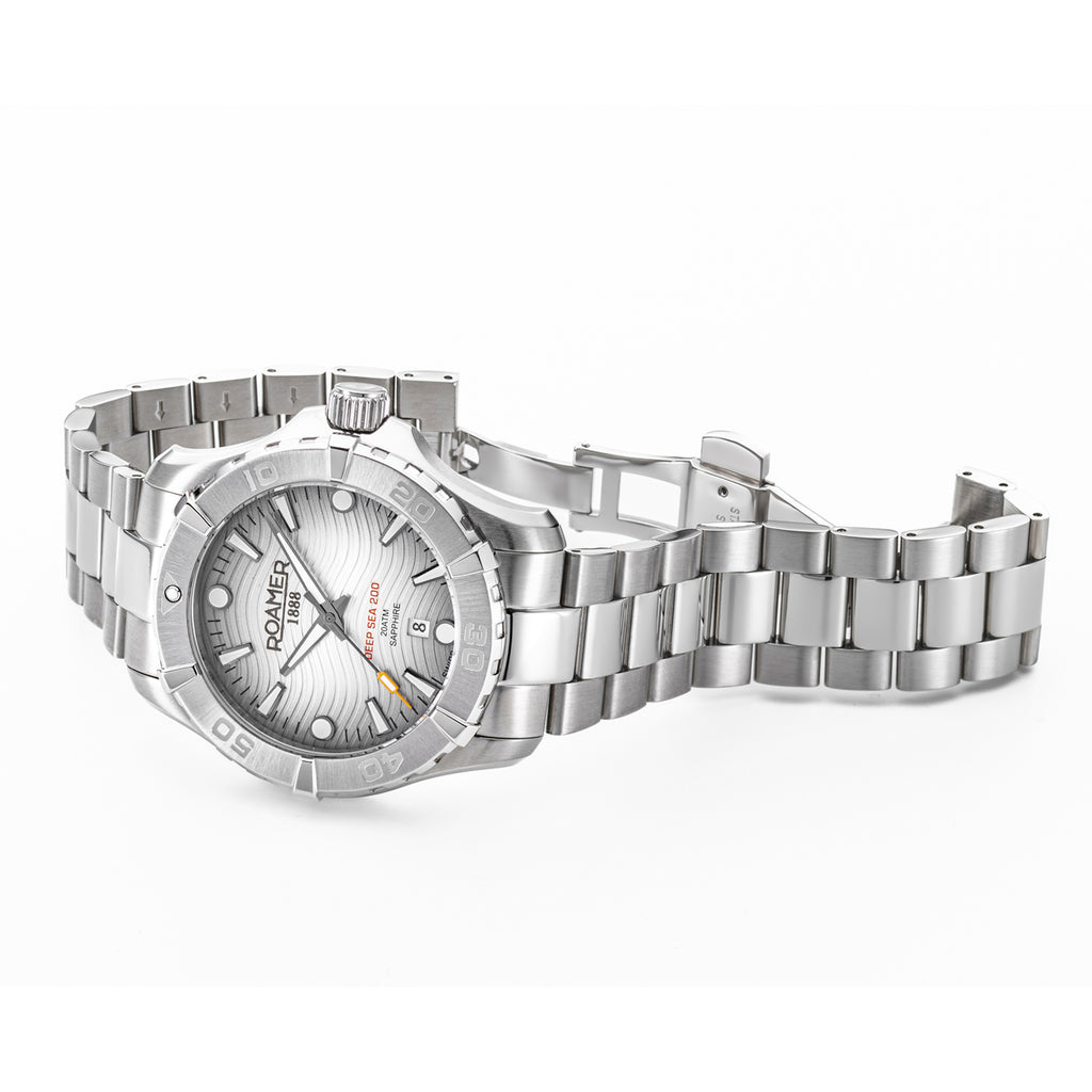 Deep Sea 200 Men Quartz Silver Dial Analog Stainless Steel Watch 860833 41 15 70