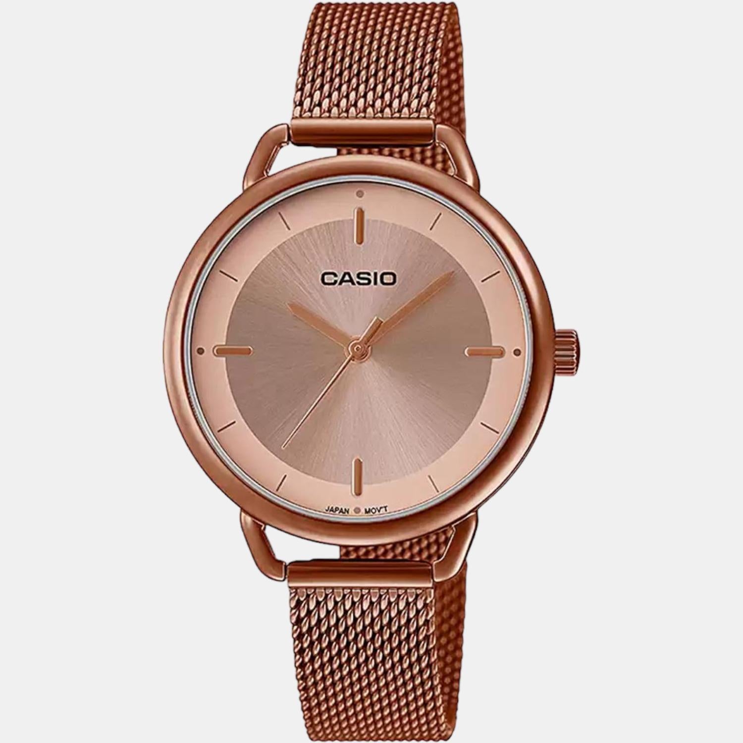 Casio 38 mm Round Quartz watch