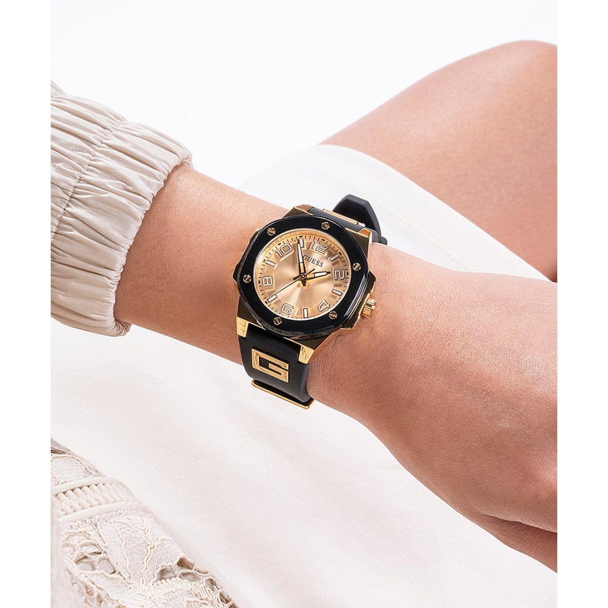Gs G Hype Women Quartz Champagne Dial Analog Silicone Watch Gw0555L2